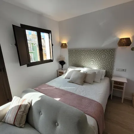 Vilasuites Trinitat Apartment *