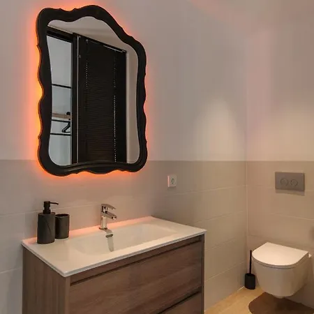 Vilasuites Trinitat Apartment