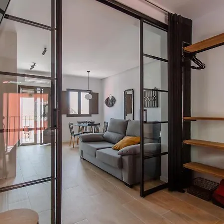 Vilasuites Trinitat Apartment *